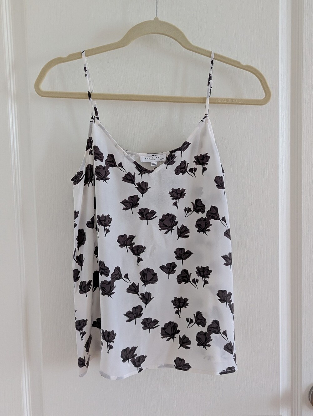 Equipment 100% Silk Spaghetti Strap Camisole / Tank Top Size XS